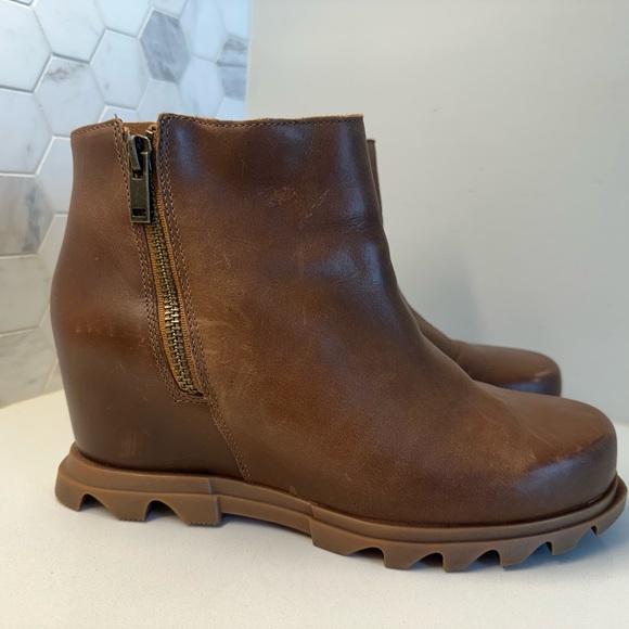 Sorel Shoes - Sorel Joan of Arctic Wedge III Zip Boots Womens Size 10.5 Brown Leather Snow.B4